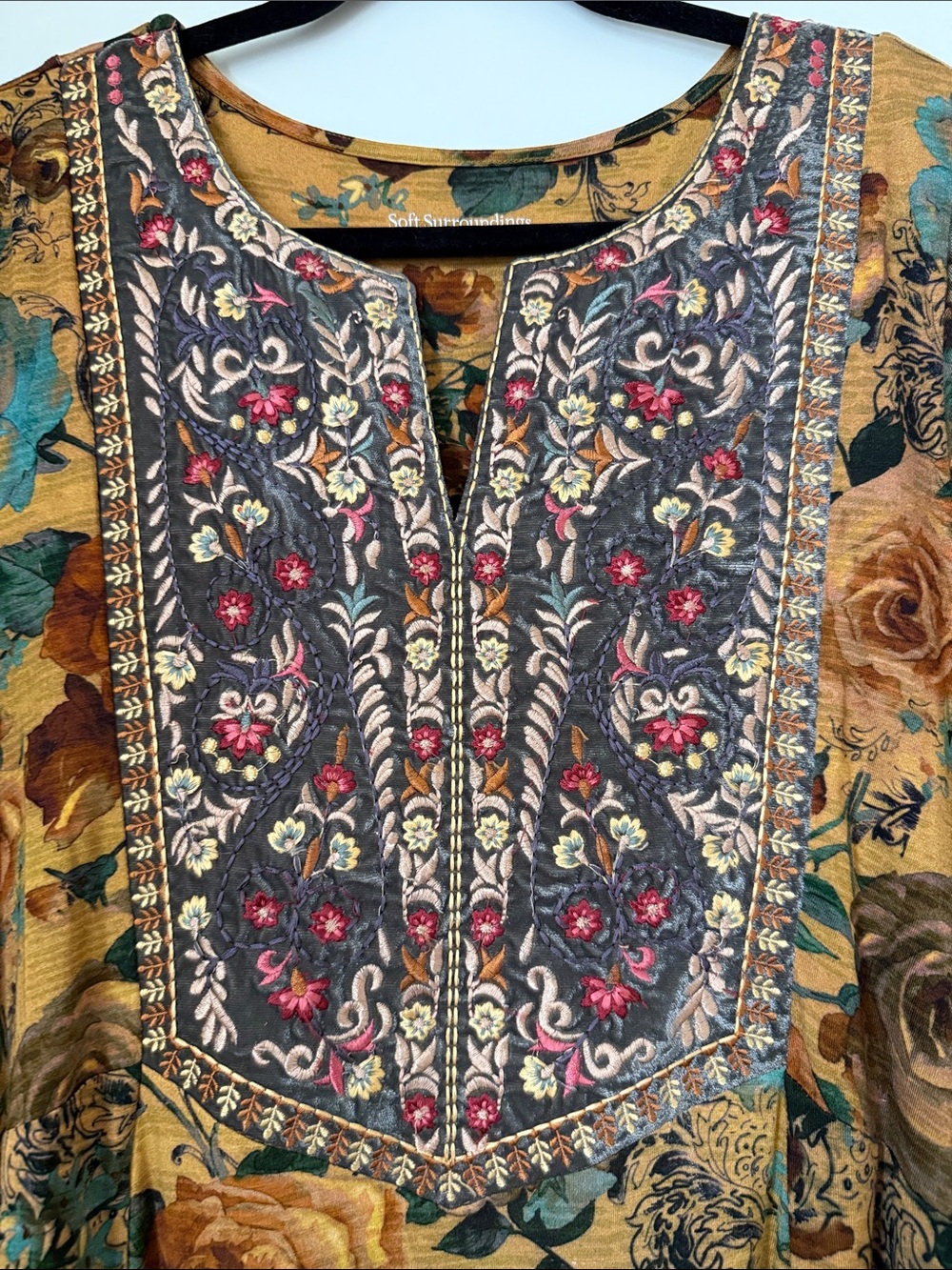 Soft Surroundings Tunic Top with Embroidered Placket and Bell Sleeves NWOT 1X - Picture 2 of 6